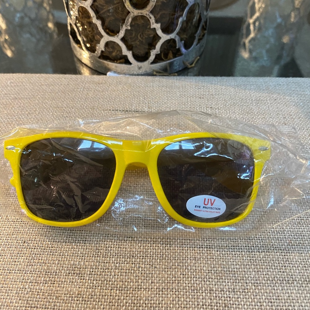 New Sealed Kendra Scott Yellow Sunglasses